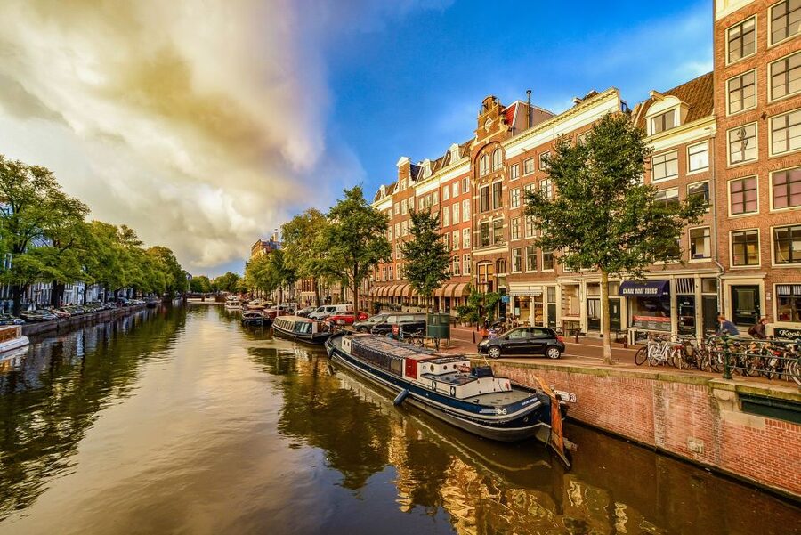 From Brussels: Cheese, Clogs & Windmills Amsterdam Day Trip - Rembrandt Hoeve: Cheese Tasting and Dutch Craft Center Time