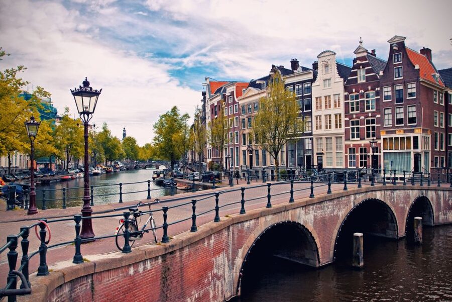 From Brussels: Day Trip to Amsterdam with Canal Boat Cruise - Free Time in Amsterdam: A 3.5-Hour Plan That Won’t Feel Rushed