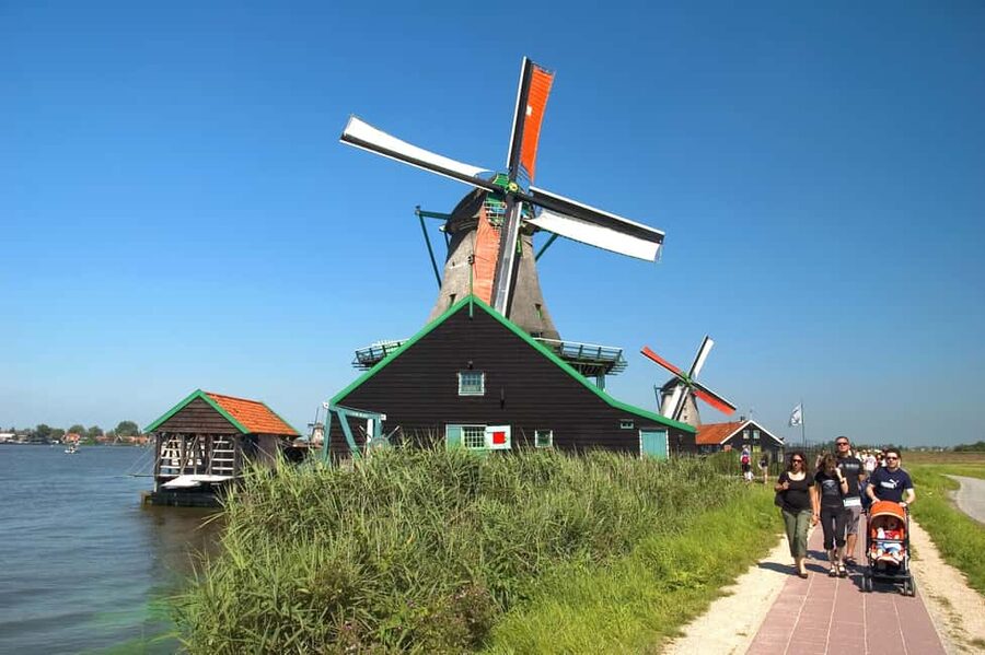 From Brussels: Keukenhof & Windmills Full-Day Guided Tour - A 12-hour Dutch sampler from Brussels, with real variety