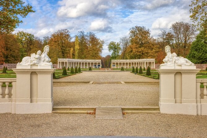 Full-Day Private Historic Royal Tour around Palaces and Castles - Private royal palaces outside Amsterdam, minus the chaos