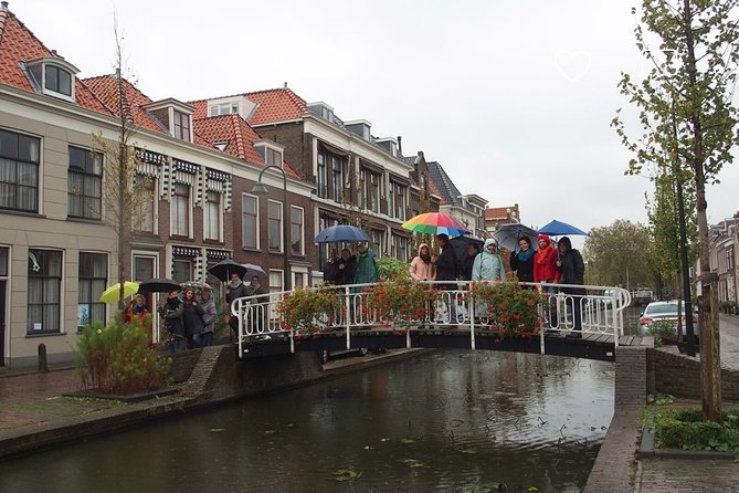 Get the best out of Delft by creating memories during our private walking tour! - Vermeer Centrum Delft: where the art story meets real streets