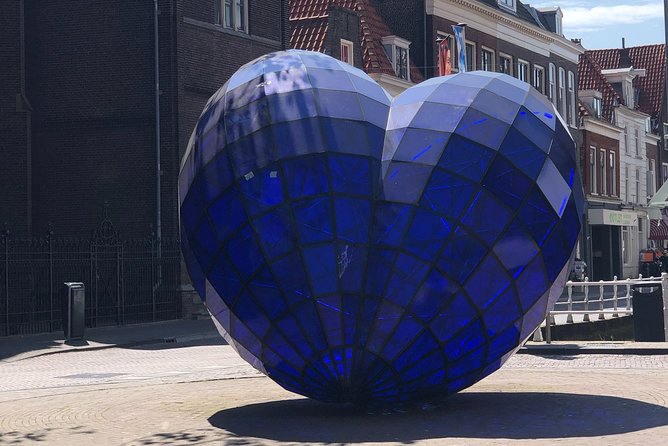 Get the best out of Delft by creating memories during our private walking tour! - Hofje van Pauw: a quiet courtyard detour that feels like Delft’s secret