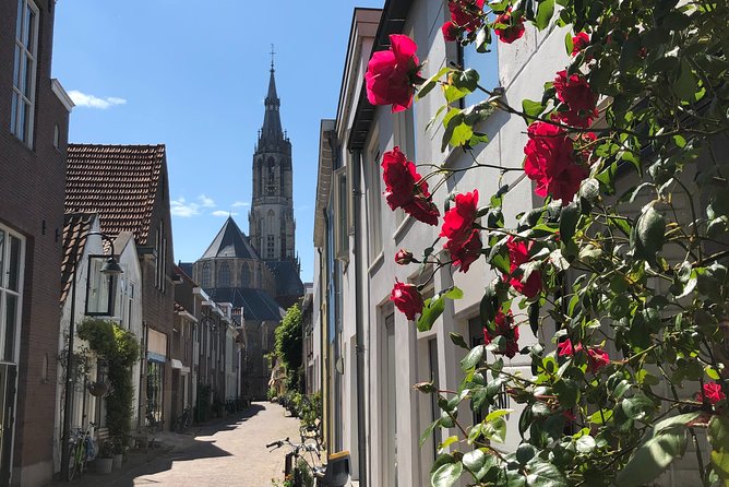 Get the best out of Delft by creating memories during our private walking tour! - Nieuwe Kerk and the Orange story in stained glass