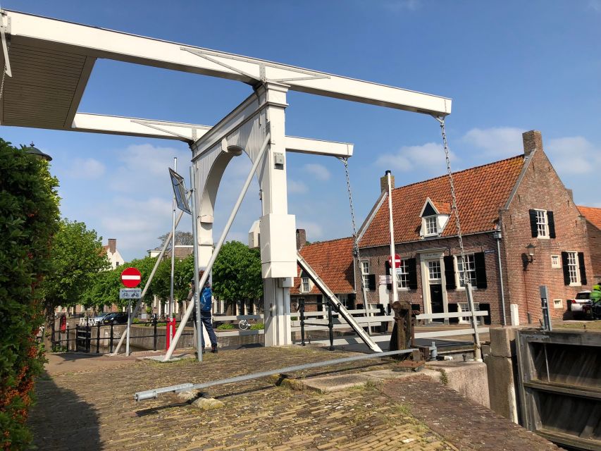 Giethoorm & Exploring the North of The Netherlands Tour - Should You Book Giethoorn and Hasselt From Amsterdam?
