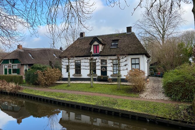 Giethoorn and Zaanse Schans Day Tour Small Group Incl. Boat Ride - Giethoorn: how to enjoy the car-free canals without feeling rushed