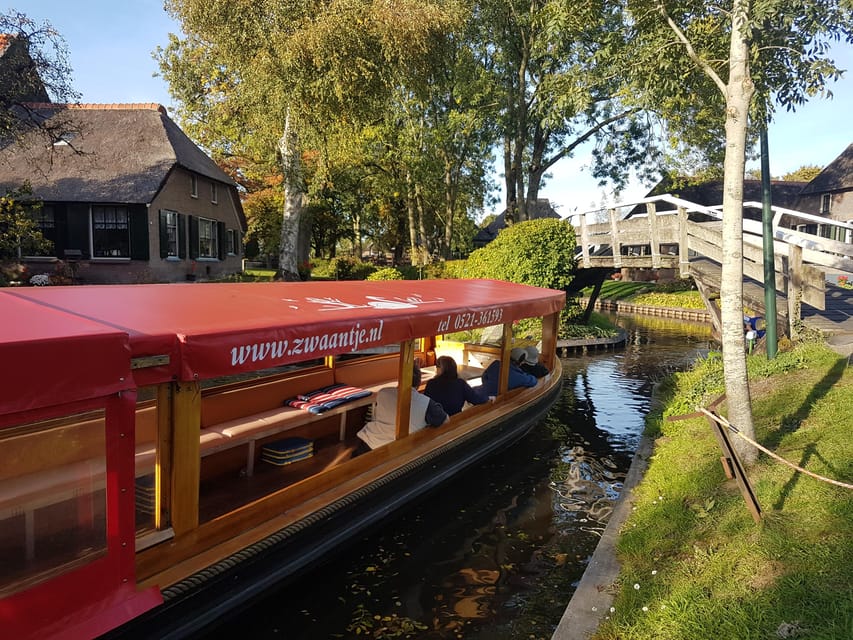 Giethoorn: Canal cruise Giethoorn village and lake - Dogs, Strollers, and the Small Rules That Affect Your Day