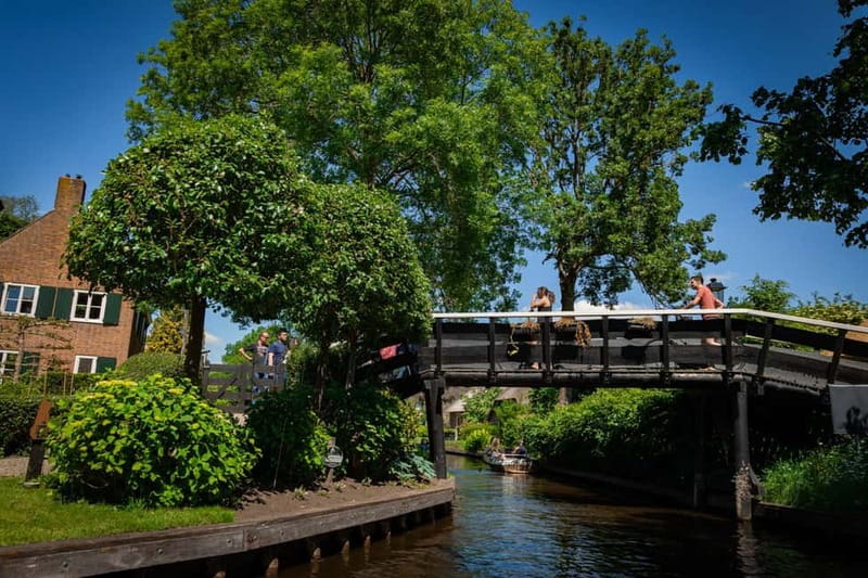 Giethoorn: Canal Cruise & lake Tour & Sightseeing Village - What you see from the boat, and how to spot it after