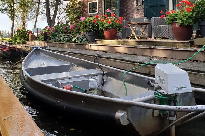 Giethoorn Day Tour from Amsterdam with Small Boat Ride - Price and value for $154.86, what you really pay for