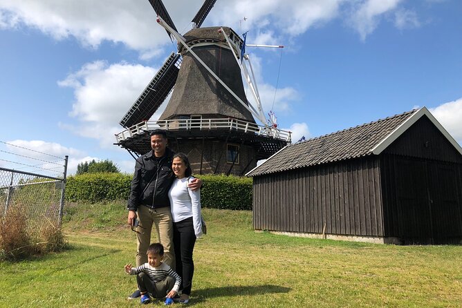 Giethoorn, Private Boat Tour & Exploring the North Netherlands - After the cruise: a short walking tour that helps you read Giethoorn