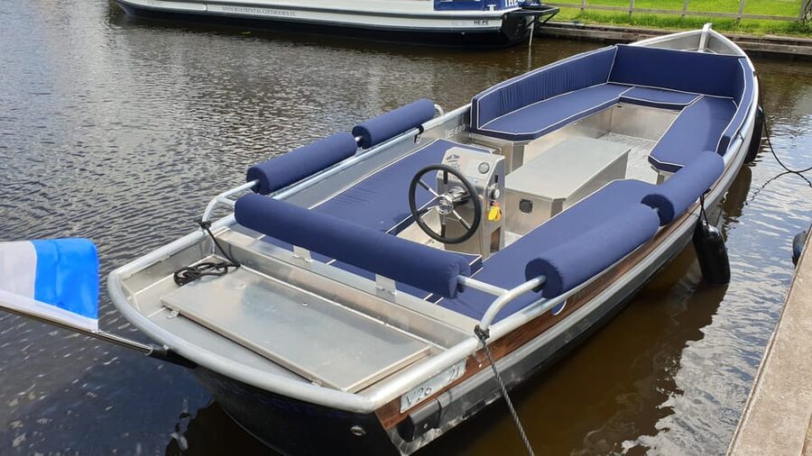 Giethoorn: Self-Drive Boat Rental for up to 12 People - The 2-hour cruise on Bovenwijde: what you actually get to do