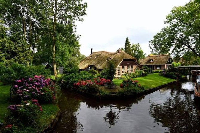 Giethoorn, Zaandam & Zaanse Schans Day Tour w/ Small Boat Ride - How the clogs and cheese demos work at Zaanse Schans