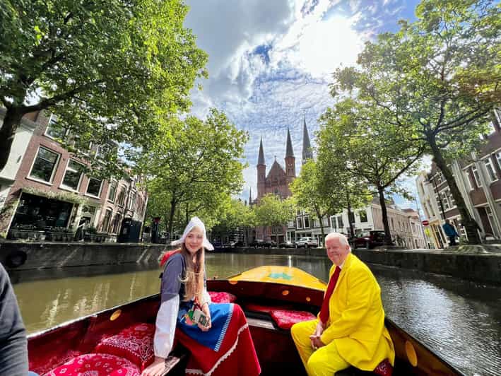 Gouda: Open Boat City Canal Cruise - Boarding at Kleiwegplein: what your hour on the water is built around