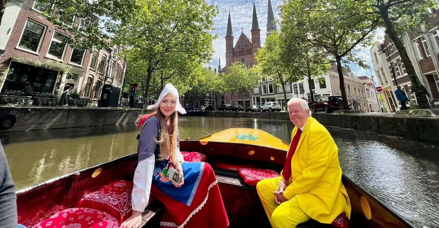 Gouda: Open Boat City Canal Cruise - Following centuries of shipping: Gouda’s north-south canal route and the longest lock link