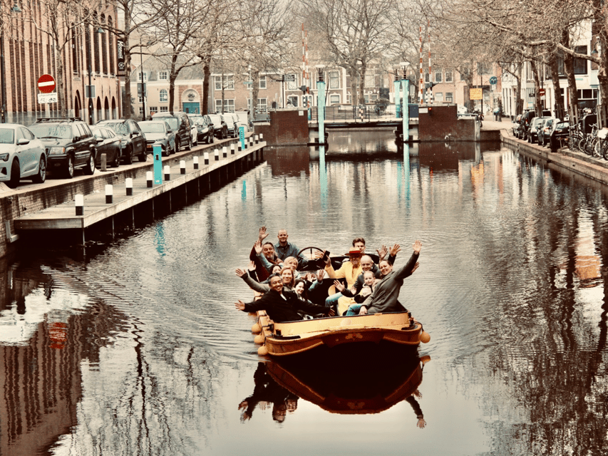 Gouda: Open Boat City Canal Cruise - The skipper experience: what’s often best, and what to keep an eye on