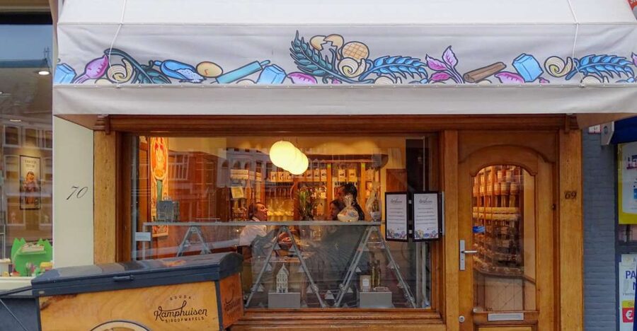 Gouda: Syrup Waffle Factory Ticket with a Waffle - Entering Gouda’s Kamphuisen Siroopwafelfabriek