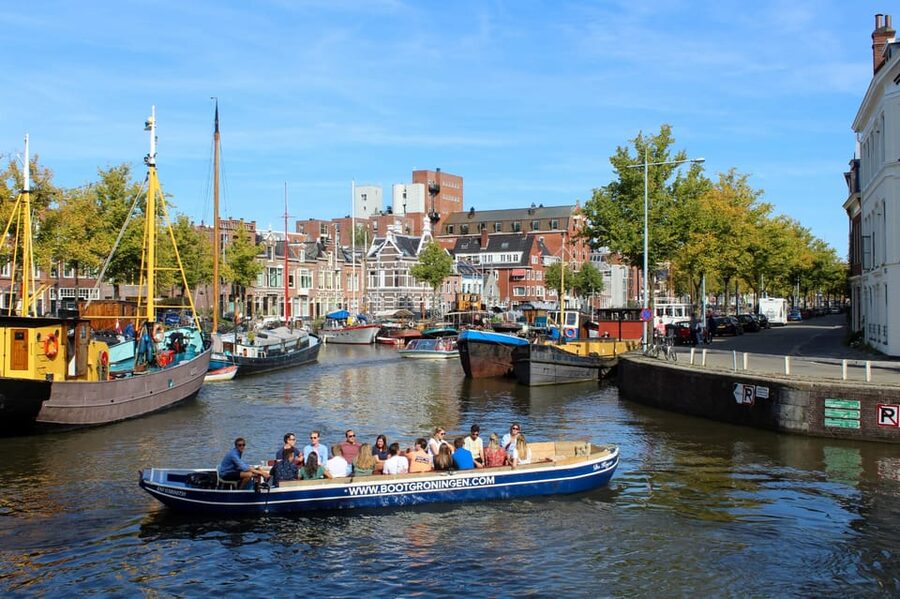 Groningen: Evening Cheese and Wine cruise - Hoge en Lage der Aa: learning the story behind the waterfront