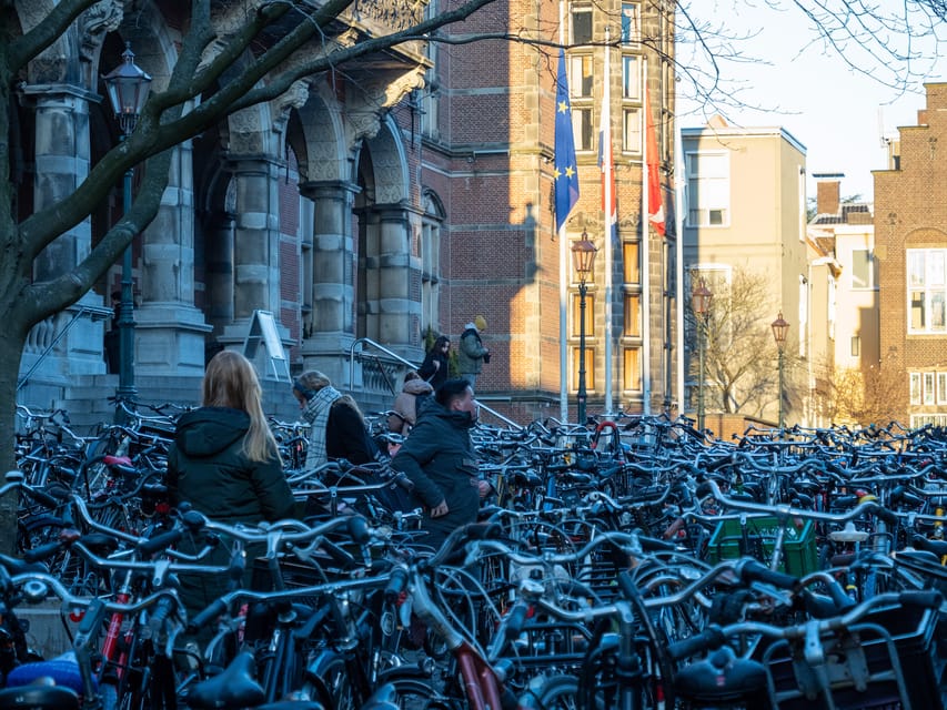 Groningen: Walking Tour with Local Guide - New Market Square and Grote Markt: civic power you can walk through