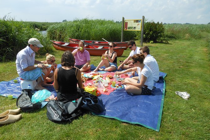 Guided Canoe Adventure with Picnic Lunch in Waterland from Amsterdam - The 10:00 am start and the simple route to the wetlands