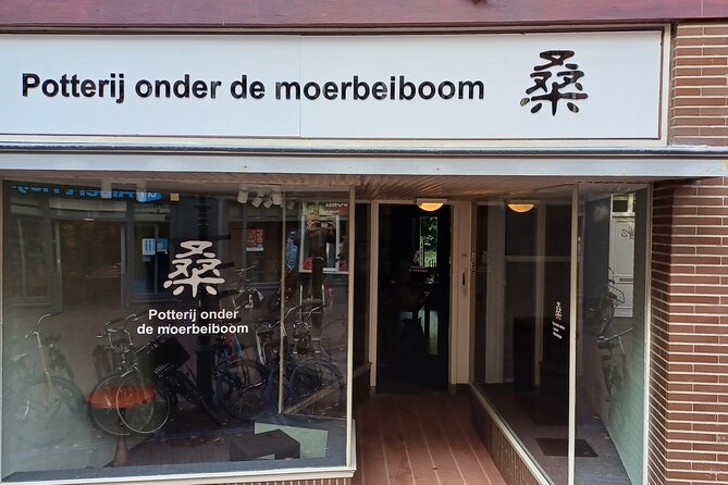 Guided Pottery Workshop on a Turntable in Choorstraat - Key highlights to look for