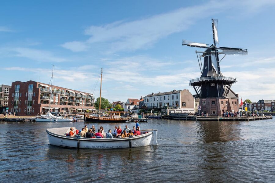Haarlem: De Adriaan Windmill Tour + Open Canal Cruise - The 360° balcony view: your fastest Haarlem photo strategy