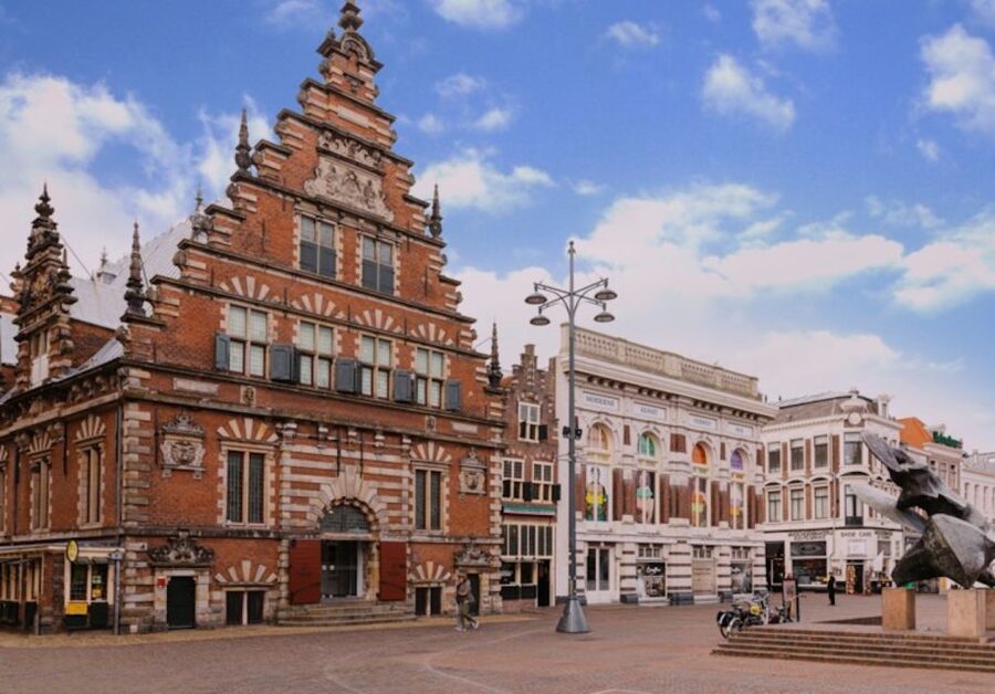 Haarlem: Frans Hals Museum Entrance Ticket with Audio Guide - Two museum addresses, one short walk