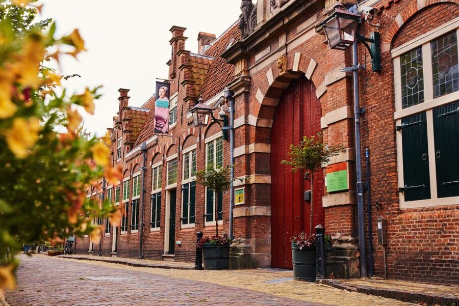 Haarlem: Frans Hals Museum Entrance Ticket with Audio Guide - HOF Museum, how the second stop should feel