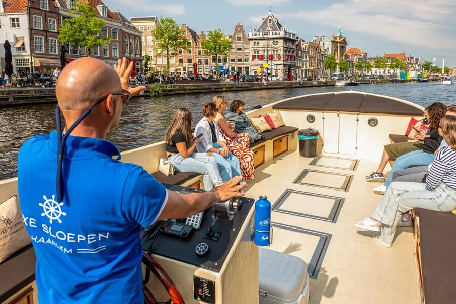 Haarlem: Guided Highlights Canal Cruise on Open Boat - The short stops that help you map Haarlem from the water