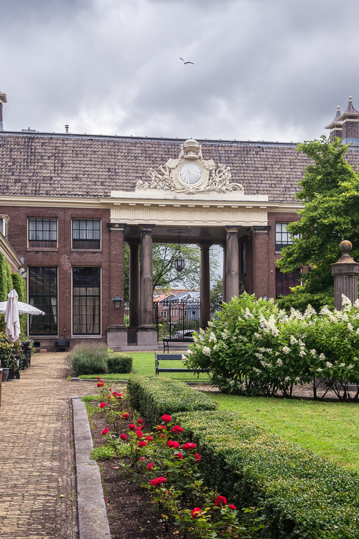 Haarlem Highlights Bike Tour - Canals and the old city center, built for two wheels
