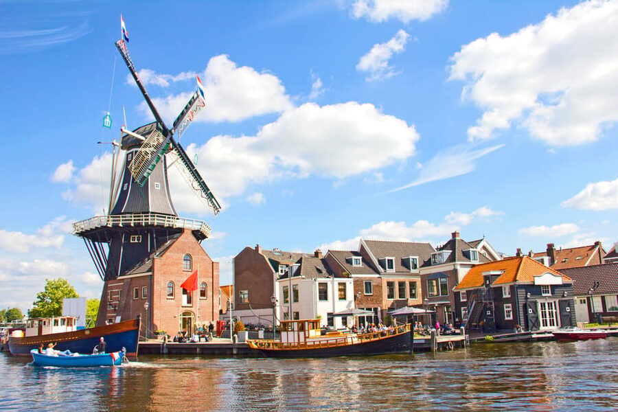 Haarlem Highlights Bike Tour - Hidden streets and photo moments, plus what to eat after