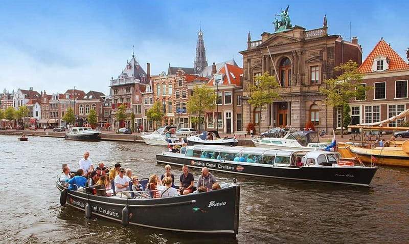 Haarlem: Local Cheese and Wine Cruise - Haarlem from the water: bridges, historic waterfront sights, and your best photo angle