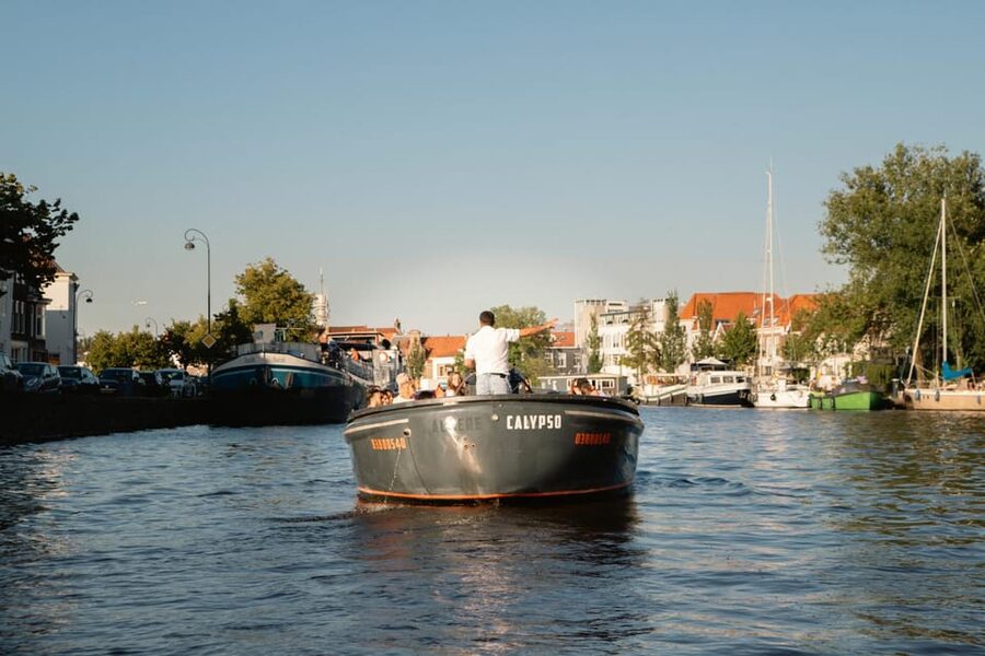 Haarlem Private Canal Tour with Bites and Unlimited Drinks - The 1.5-Hour Timing: How It Feels, What to Watch For
