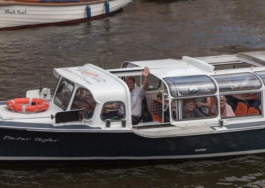 Haarlem: Sightseeing Canal Cruise through the City Center - Who should book this cruise in Haarlem