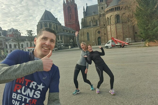 Highlight Running Tour - Sphinxpassage and Sint Servaasbrug Views Over Wyck
