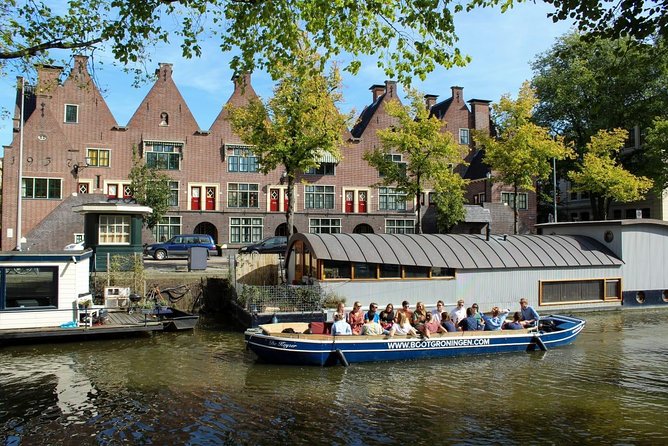 Historical Canal Tour - The Royal Garden built in 1594, seen from the water