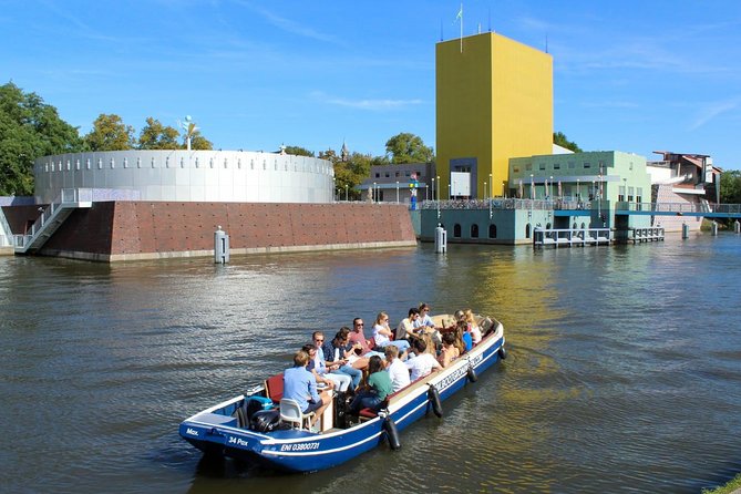 Historical Canal Tour - Groninger Museum and the idea of the city as a timeline