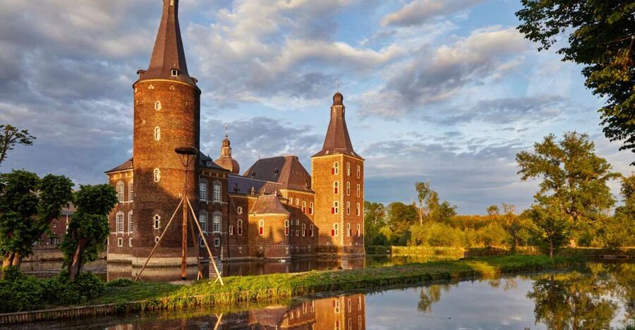 Hoensbroek: Entry Ticket to Hoensbroek Castle - Tickets, time slots, and how to plan your day inside
