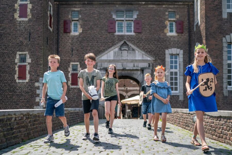 Hoensbroek: Entry Ticket to Hoensbroek Castle - The self-guided route: how to make 40 chambers feel manageable