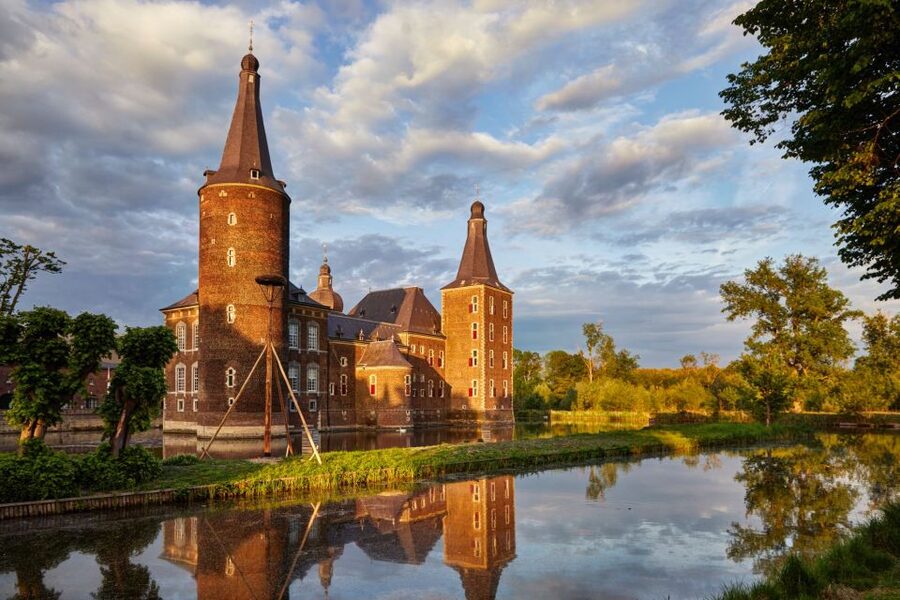 Hoensbroek: Entry Ticket to Hoensbroek Castle - Price and value: is $17 a bargain or a bet?