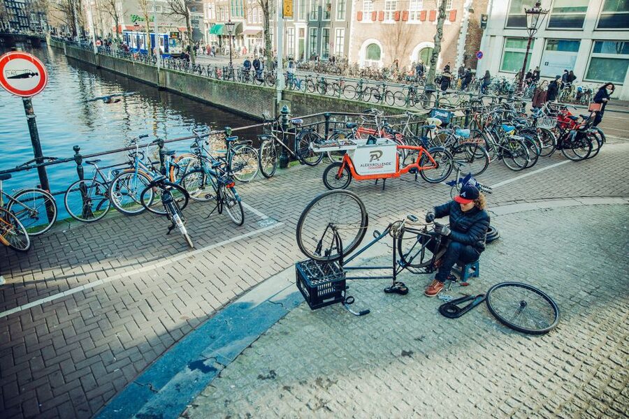 Humans of Amsterdam - Small group cultural walking tour - Meeting at Homomonument, a smart starting point