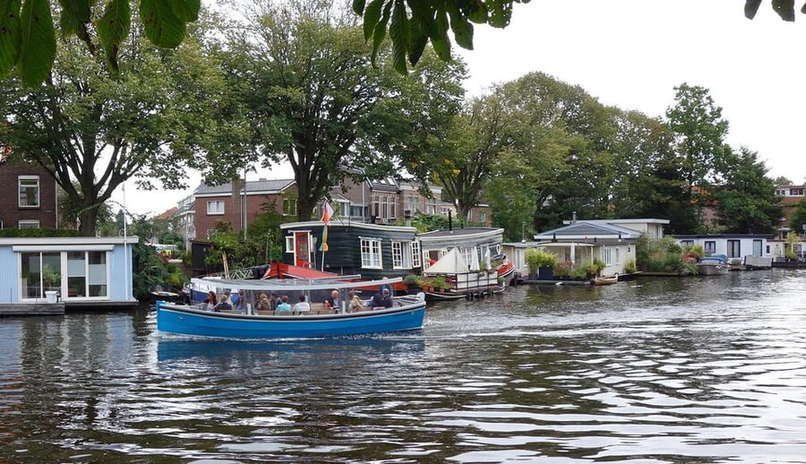 Leiden: Cruise through the Historic City Center with Guide - Why Leiden’s Electric Canal Cruise Feels Different