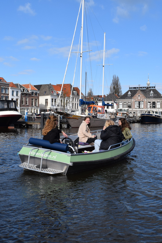 Leiden: Electric Boat Rental - Who this self-drive canal rental suits best