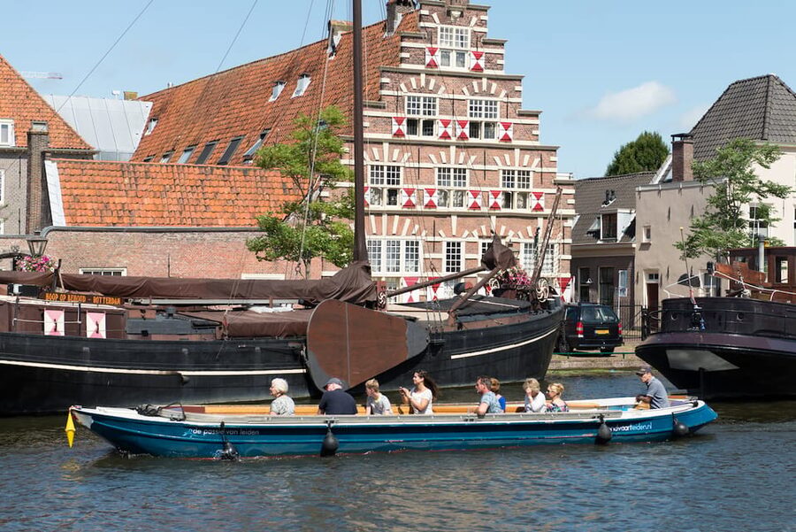 Leiden: Guided City Canal Cruise - 17 Miles of Waterways and 88 Bridges, What You Actually See