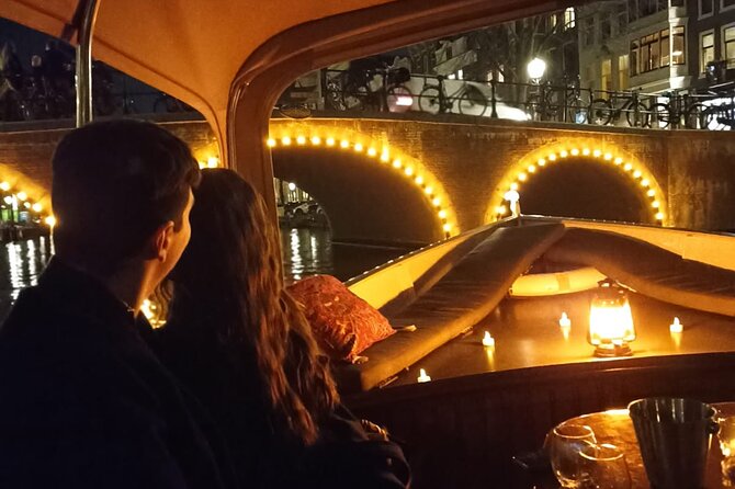 Light‌ ‌Festival‌ ‌Private‌ ‌Cruise‌ incl Snacks and hot Gluhwein - Timing, crowds, and how to dress for a 1 hour 30 minute night