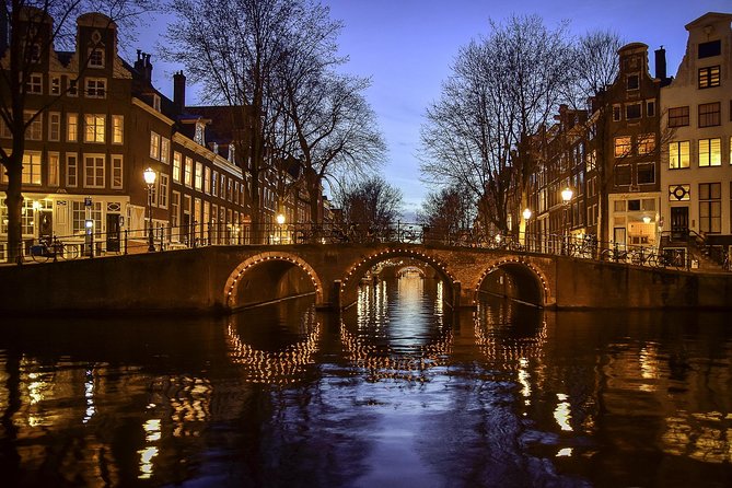 Light‌ ‌Festival‌ ‌Private‌ ‌Cruise‌ incl Snacks and hot Gluhwein - Entering UNESCO canals from Herengracht 605