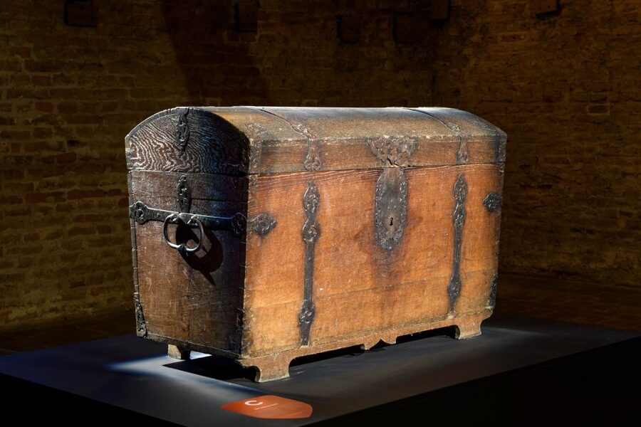 Loevestein Castle Entry Ticket - Exhibitions that change yearly, plus how to plan your viewing time