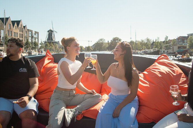 Luxury Shared Canal Tour with live guide - What the boat ride is like on the water