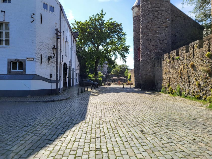 Maastricht Hidden Gems Tour Uncover the Unexpected - Helpoort: a gate that makes the city feel real