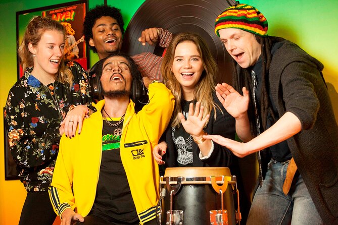 Madame Tussauds Amsterdam Admission Ticket - Fashion and interactive moments, plus the app-driven fun