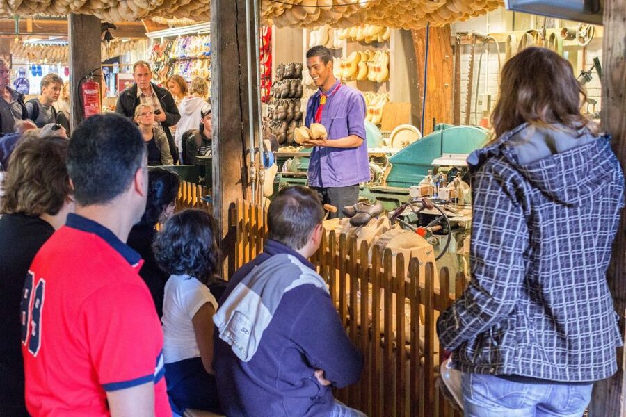 Marken, Volendam and Edam: Private Full-Day Tour - Should You Book This Marken, Volendam and Edam Tour?