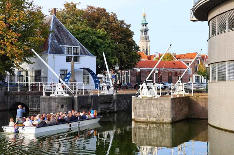 Middelburg: City Canal Cruise - Middelburg and the VOC era: what the VOC building adds to your understanding